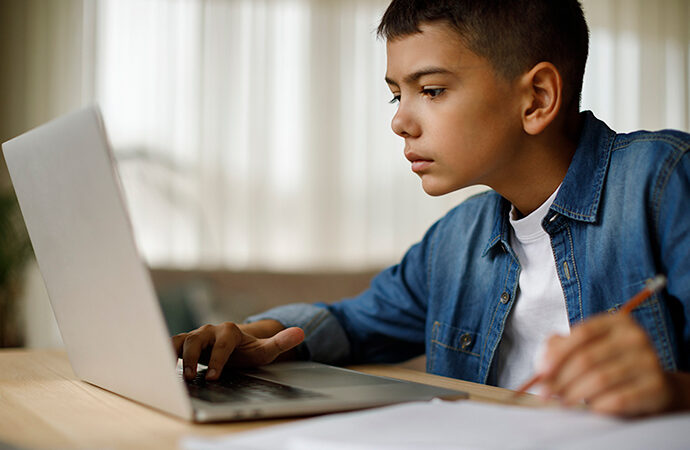 Sfaturi pentru siguranta copiilor in mediul online